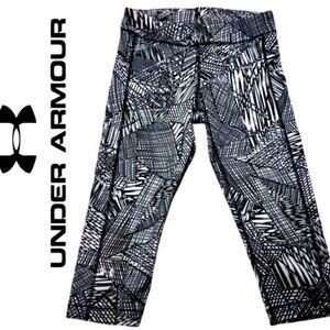 UNDER ARMOUR WOMENS XS - SMALL BLACK WHITE GEOMETRIC ABSTRACT CAPRI LEGGINGS
